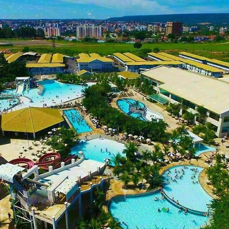 Lacqua Di Roma Com Piscina De Ondas Junior Appartamento Caldas Novas Esterno foto